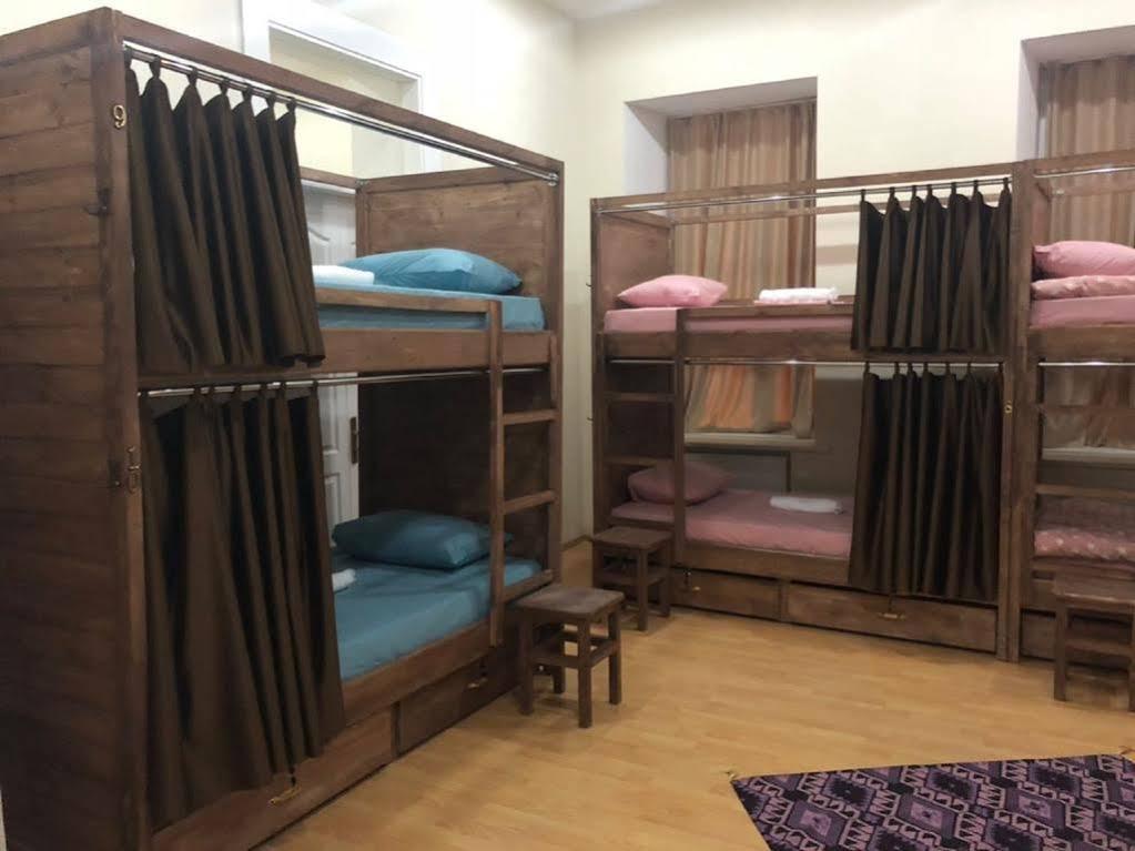 Capital Hostel บากู ภายนอก รูปภาพ